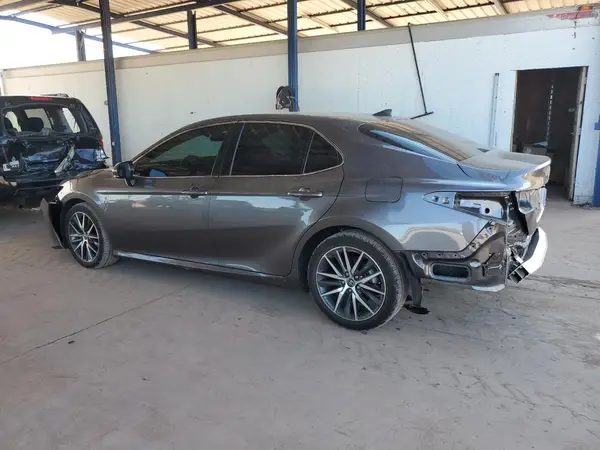 4T1F11AK7NU011392 2022 TOYOTA CAMRY - Image 2