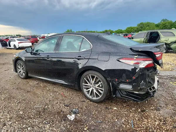 4T1F11AK7NU051973 2022 TOYOTA CAMRY - Image 2