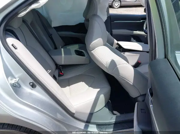 4T1F11AK7NU712529 2022 TOYOTA CAMRY - Image 8
