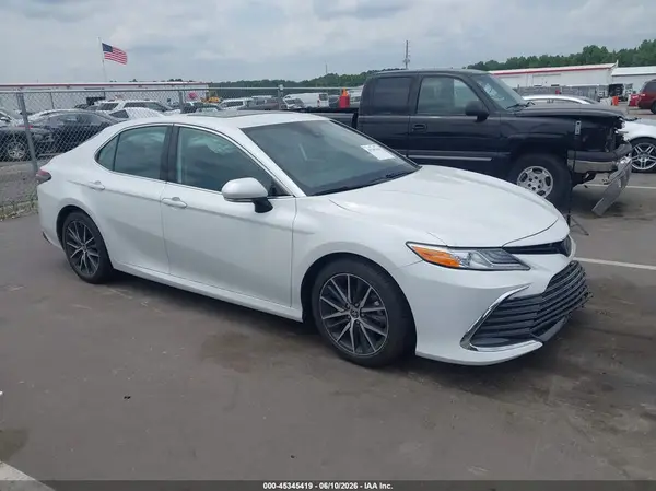 4T1F11AK7PU086788 2023 TOYOTA CAMRY - Image 1
