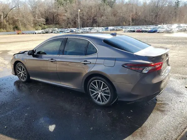 4T1F11AK7PU810883 2023 TOYOTA CAMRY - Image 2