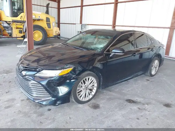 4T1F11AK8LU883707 2020 TOYOTA CAMRY - Image 2
