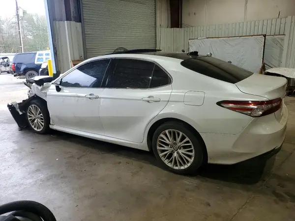 4T1F11AK8LU995584 2020 TOYOTA CAMRY - Image 2