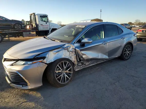4T1F11AK8RU886258 2024 TOYOTA CAMRY - Image 1