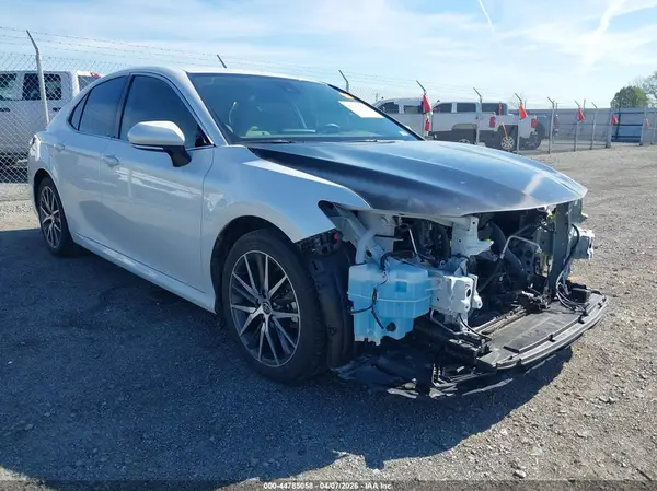 4T1F11AK8RU894280 2024 TOYOTA CAMRY - Image 1
