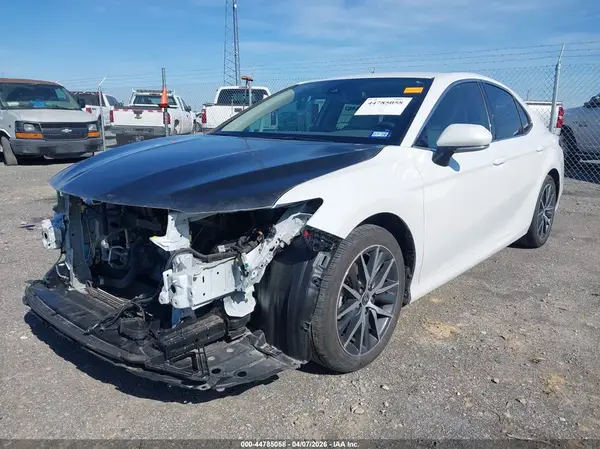 4T1F11AK8RU894280 2024 TOYOTA CAMRY - Image 2