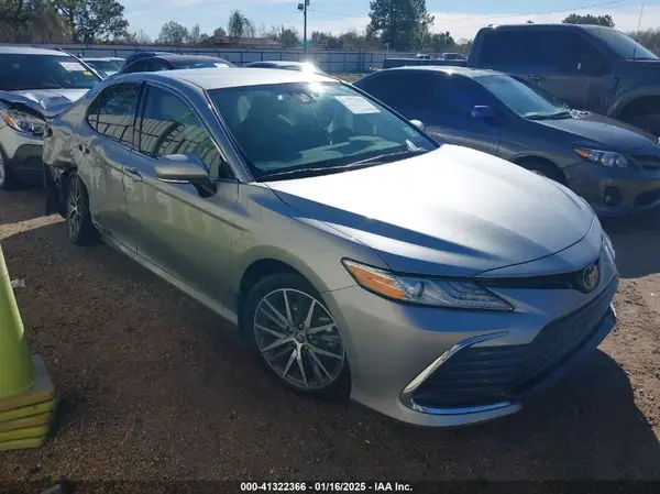 4T1F11AK8RU908176 2024 TOYOTA CAMRY - Image 1