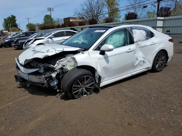 4T1F11AK9MU514629 2021 TOYOTA CAMRY - Image 1