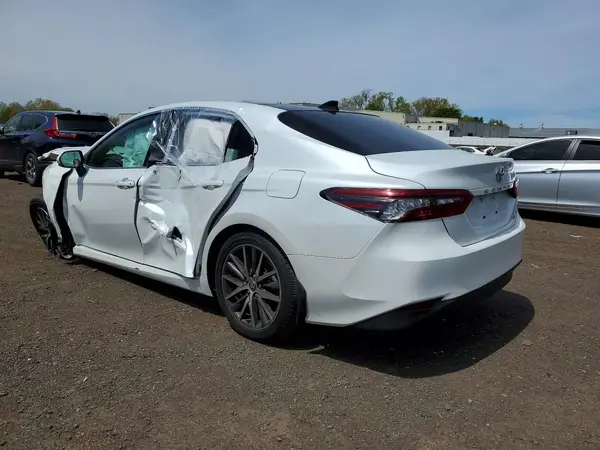 4T1F11AK9MU514629 2021 TOYOTA CAMRY - Image 2