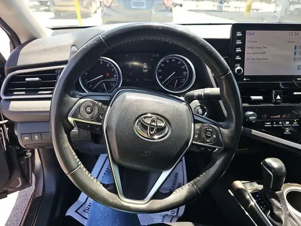 4T1F11AK9MU546903 2021 TOYOTA CAMRY - Image 1