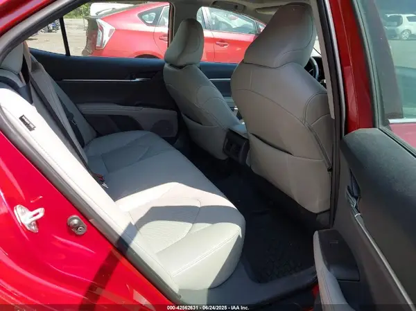 4T1F11AK9NU068628 2022 TOYOTA CAMRY - Image 8