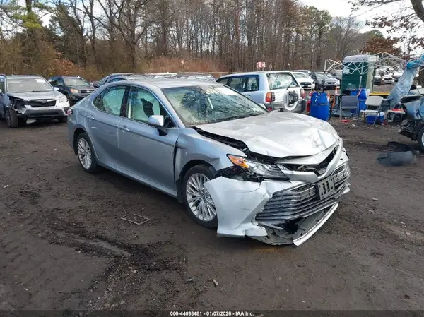 4T1F11AKXLU306029 2020 TOYOTA CAMRY - Image 1