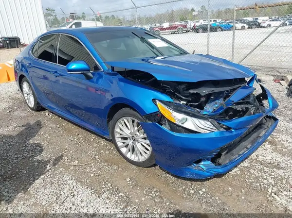 4T1F11AKXLU389557 2020 TOYOTA CAMRY - Image 1