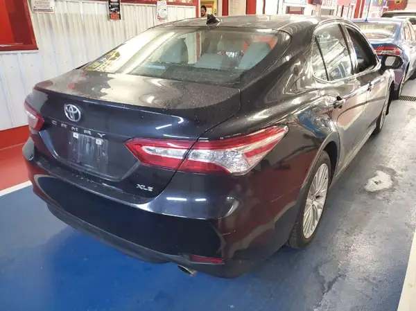 4T1F11AKXLU860140 2020 TOYOTA CAMRY - Image 1