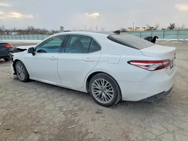4T1F11AKXLU905352 2020 TOYOTA CAMRY - Image 2