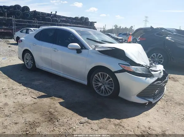 4T1F11AKXLU930686 2020 TOYOTA CAMRY - Image 1