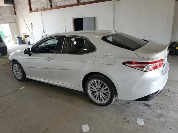 4T1F11AKXLU943387 2020 TOYOTA CAMRY - Image 2
