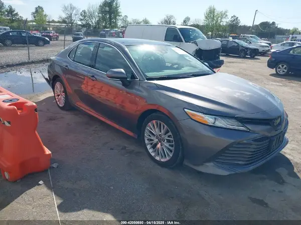 4T1F11AKXLU998261 2020 TOYOTA CAMRY - Image 1
