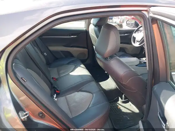 4T1F11AKXLU998261 2020 TOYOTA CAMRY - Image 8