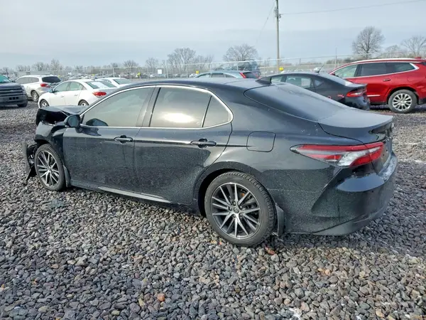 4T1F11AKXMU470365 2021 TOYOTA CAMRY - Image 2