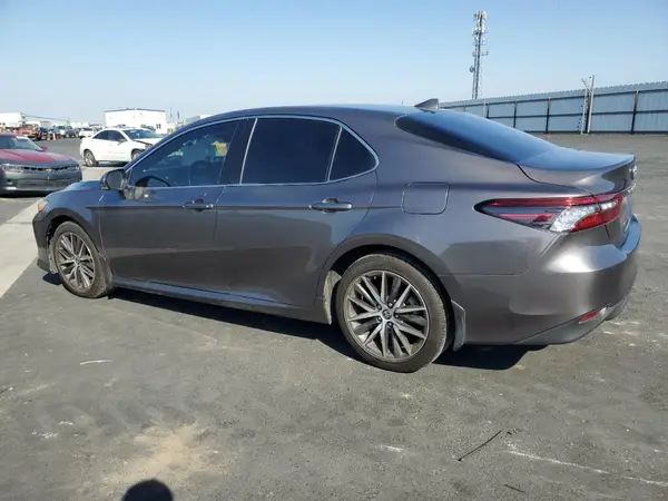 4T1F11AKXMU475906 2021 TOYOTA CAMRY - Image 2