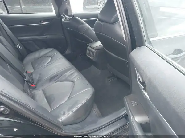 4T1F11AKXMU527664 2021 TOYOTA CAMRY - Image 8