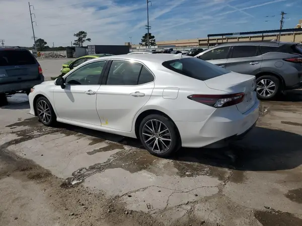 4T1F11AKXMU575407 2021 TOYOTA CAMRY - Image 2