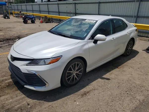 4T1F11AKXMU611564 2021 TOYOTA CAMRY - Image 1