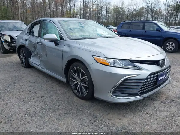 4T1F11AKXPU731417 2023 TOYOTA CAMRY - Image 1