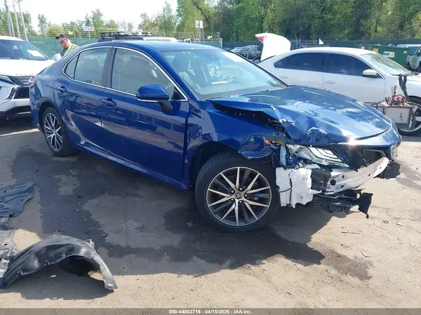 4T1F11AKXRU189268 2024 TOYOTA CAMRY - Image 1