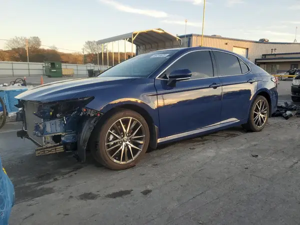 4T1F11AKXRU218638 2024 TOYOTA CAMRY - Image 1