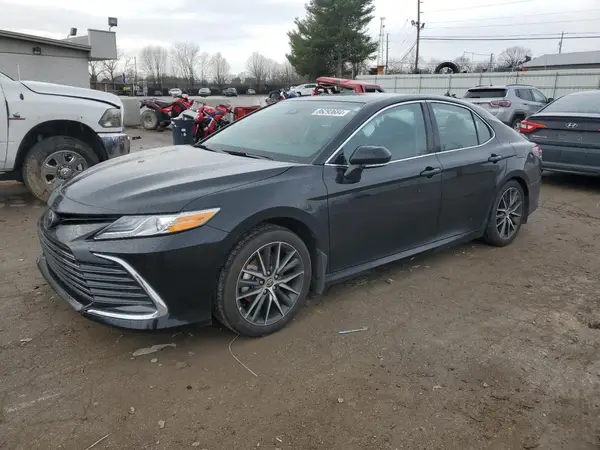 4T1F11AKXRU879862 2024 TOYOTA CAMRY - Image 1