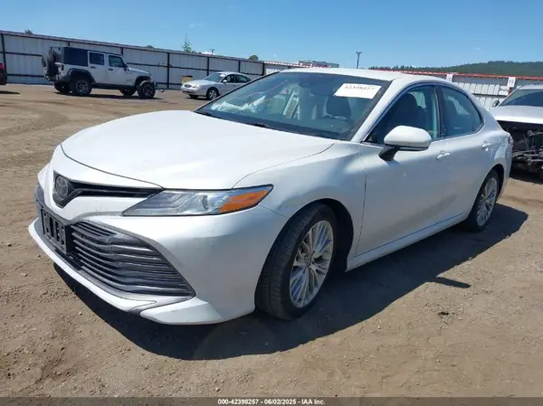 4T1F11BK0LU008295 2020 TOYOTA CAMRY - Image 2