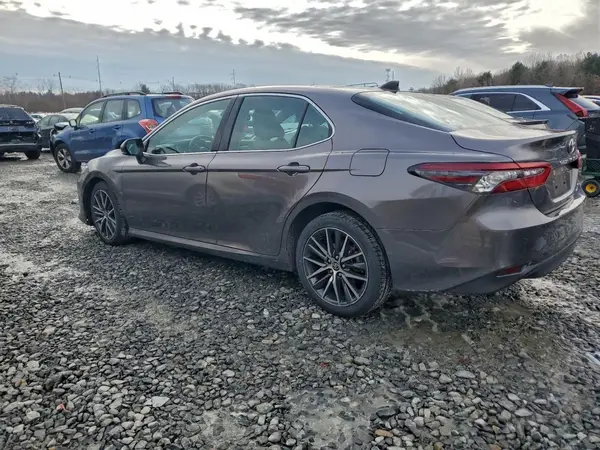 4T1F11BK0MU022991 2021 TOYOTA CAMRY - Image 2