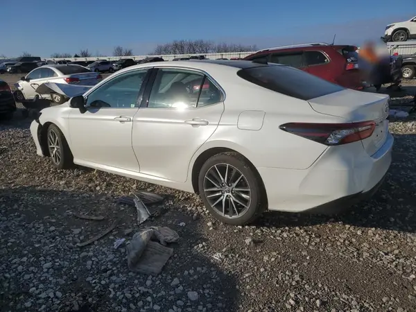 4T1F11BK0MU032646 2021 TOYOTA CAMRY - Image 2