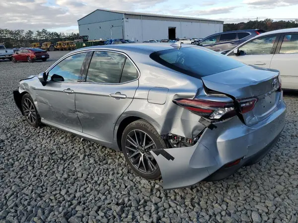 4T1F11BK0MU035918 2021 TOYOTA CAMRY - Image 2
