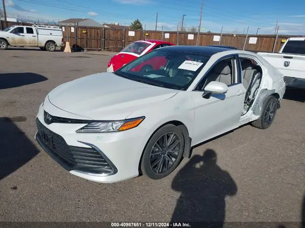 4T1F11BK0PU098537 2023 TOYOTA CAMRY - Image 2