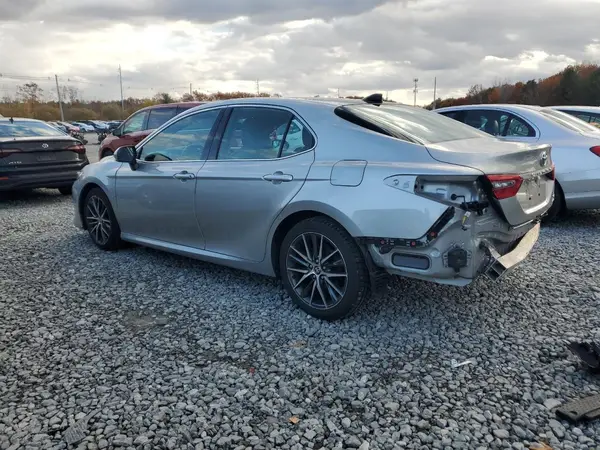 4T1F11BK1MU022031 2021 TOYOTA CAMRY - Image 2