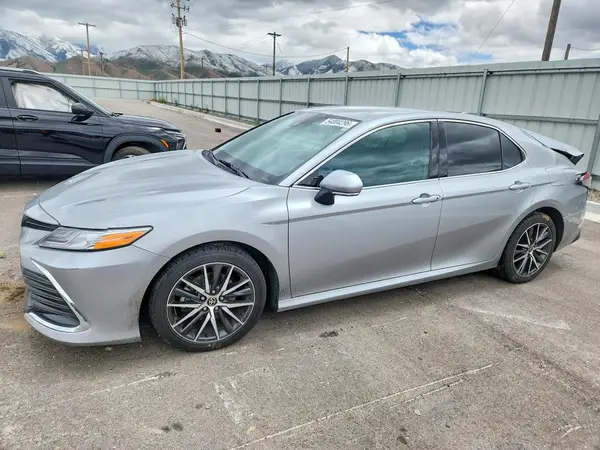 4T1F11BK1MU038861 2021 TOYOTA CAMRY - Image 1