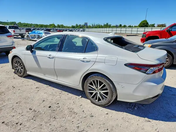 4T1F11BK1NU059453 2022 TOYOTA CAMRY - Image 2