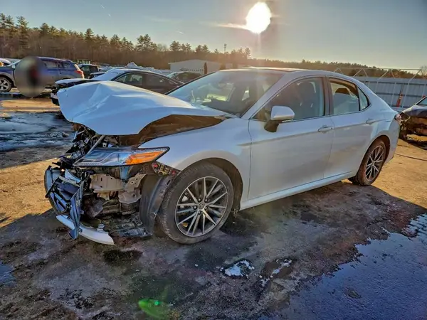 4T1F11BK1RU109371 2024 TOYOTA CAMRY - Image 1
