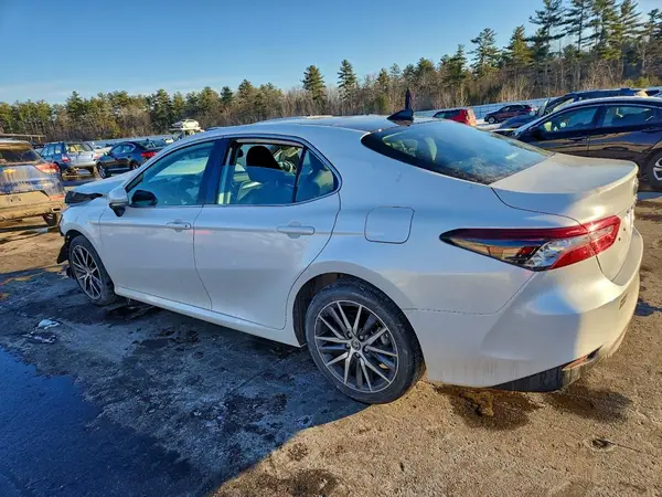 4T1F11BK1RU109371 2024 TOYOTA CAMRY - Image 2