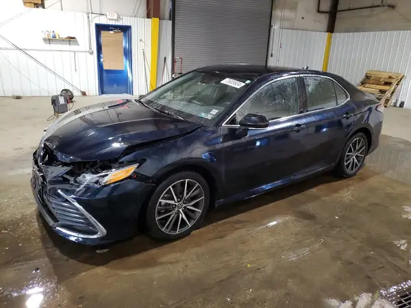 4T1F11BK2MU028615 2021 TOYOTA CAMRY - Image 1