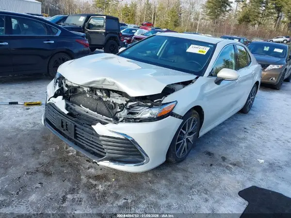 4T1F11BK2NU056366 2022 TOYOTA CAMRY - Image 2