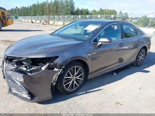 4T1F11BK2RU108312 2024 TOYOTA CAMRY - Image 2