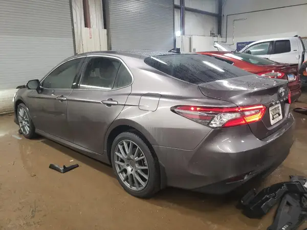 4T1F11BK3MU023066 2021 TOYOTA CAMRY - Image 2