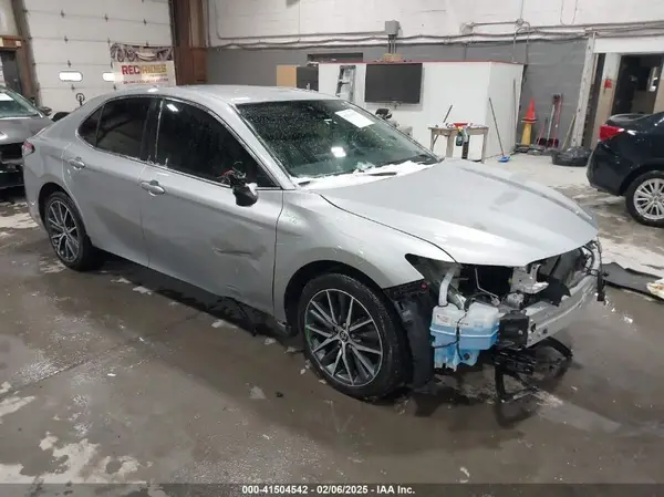 4T1F11BK3MU024637 2021 TOYOTA CAMRY - Image 1