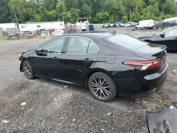 4T1F11BK3MU040224 2021 TOYOTA CAMRY - Image 2