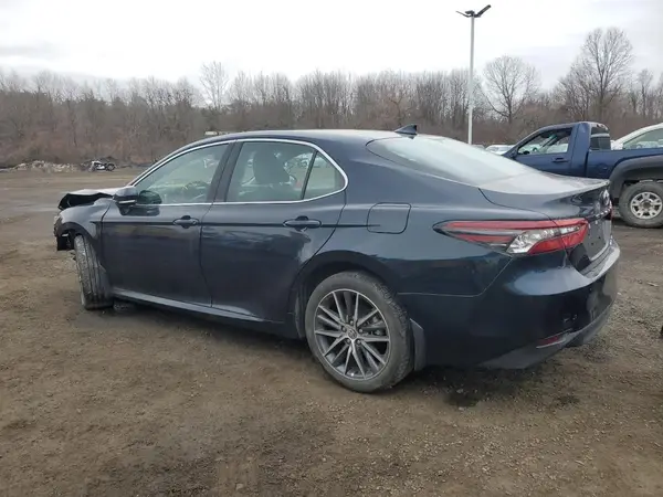 4T1F11BK3MU040501 2021 TOYOTA CAMRY - Image 2
