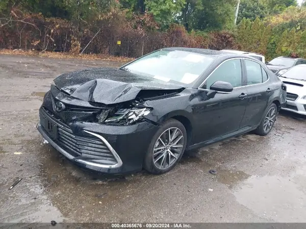 4T1F11BK3NU067280 2022 TOYOTA CAMRY - Image 2